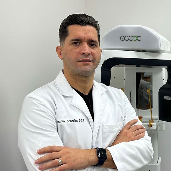 Dr. Yurixander Gonzalez. General Dentist